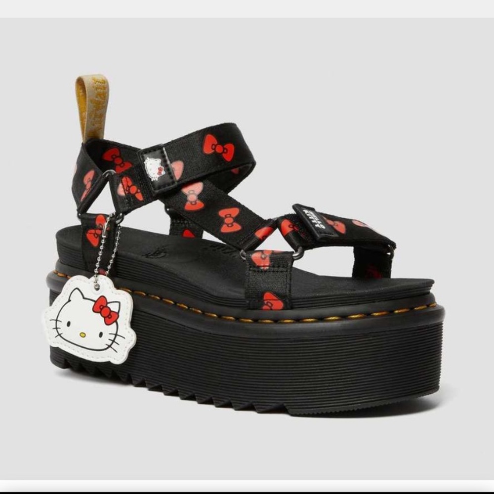 ♥️Dr Marten Hello Kitty Sandals♥️